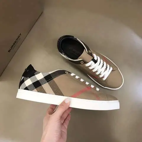 High Quality Replica Burberry sneakers for Men