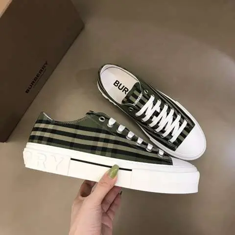 High Quality Replica Burberry sneakers for Men