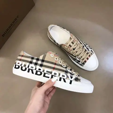High Quality Replica Burberry sneakers for Men