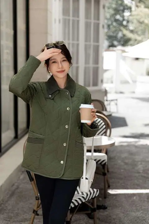 High Quality Replica Burberry Jackets&Hoodies For Women 