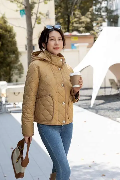 High Quality Replica Burberry Jackets&Hoodies For Women 