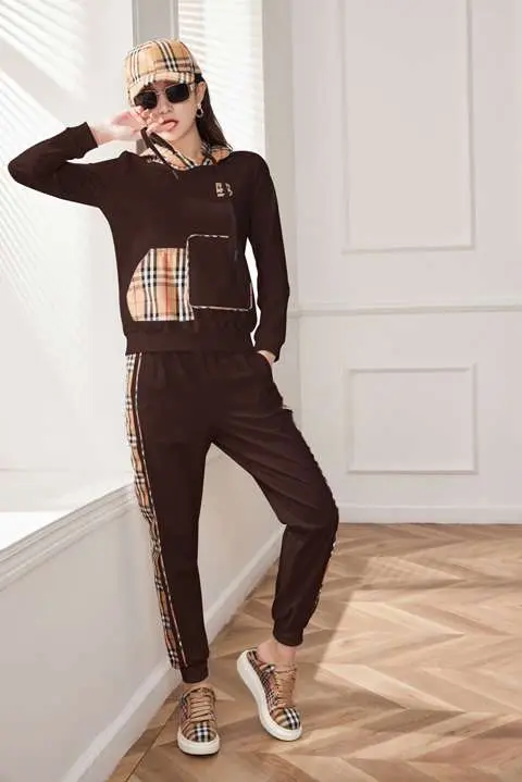 High Quality Replica Burberry Suits For Woman