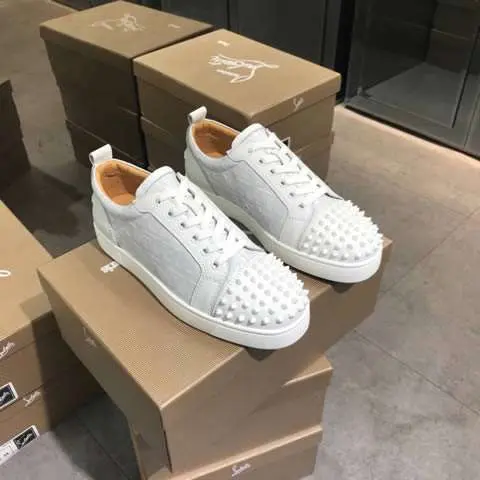 Replica High Quality Christian Louboutin Shoes for Women