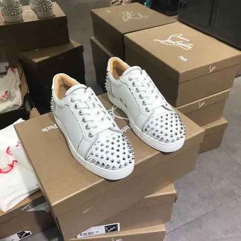 Replica High Quality Christian Louboutin Shoes for Women