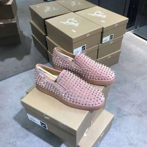 Replica High Quality Christian Louboutin Shoes for Women