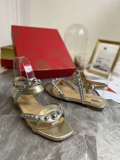 Replica High Quality Christian Louboutin Shoes for Women