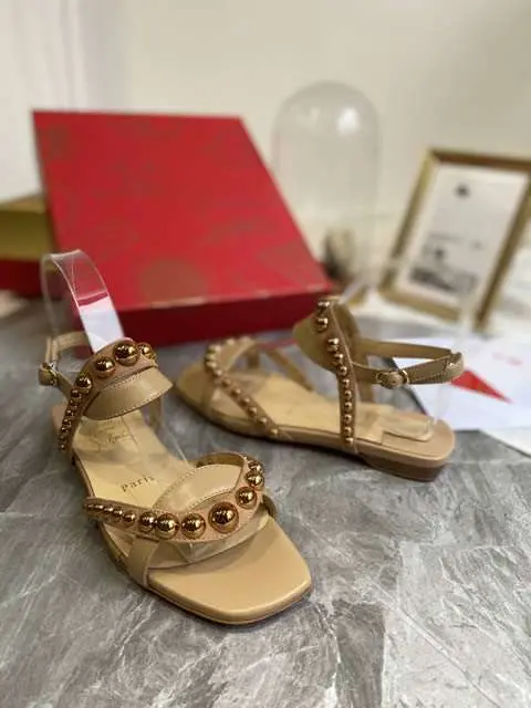 Replica High Quality Christian Louboutin Shoes for Women