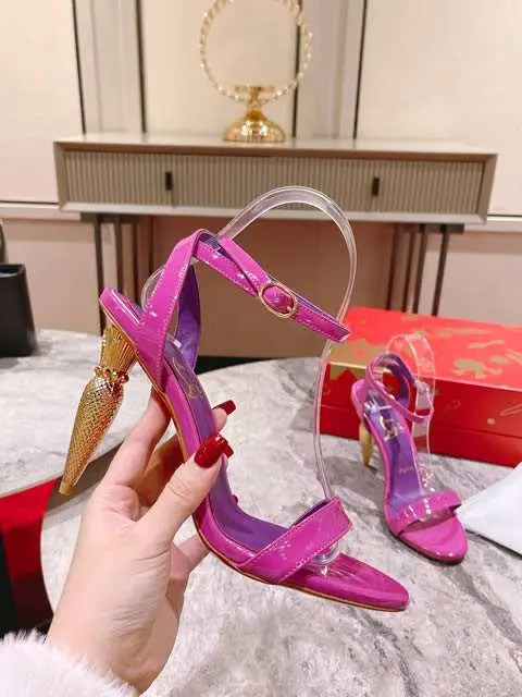 Replica High Quality Christian Louboutin Shoes for Women