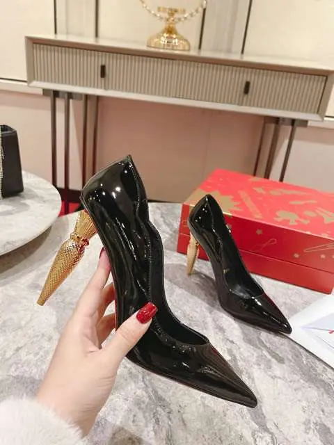 Replica High Quality Christian Louboutin Shoes for Women