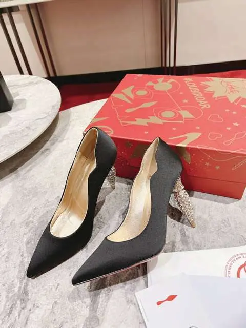 Replica High Quality Christian Louboutin Shoes for Women