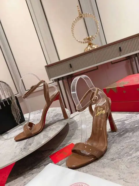 High Quality Replica Christian Louboutin shoes for Women