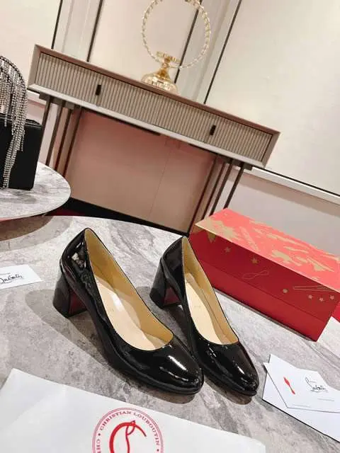 High Quality Replica Christian Louboutin shoes for Women