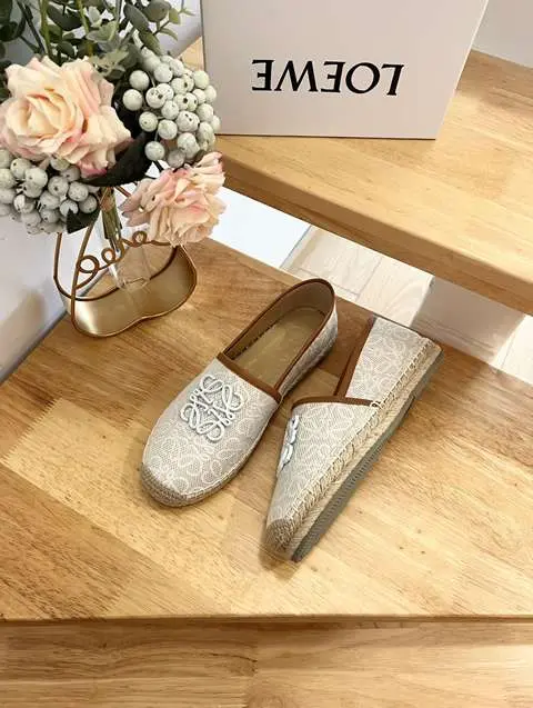 High Quality Replica LOEWE Shoes for Wowen