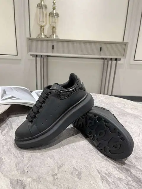Replica High Quality McQueen Shoes For Men