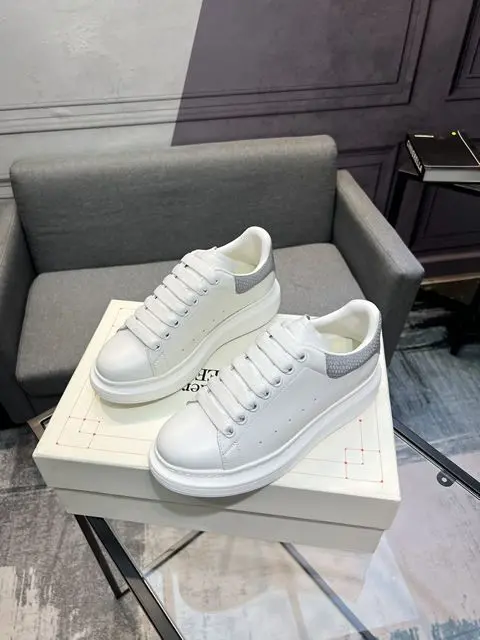 High Quality Replica McQueen Sneakers for Men