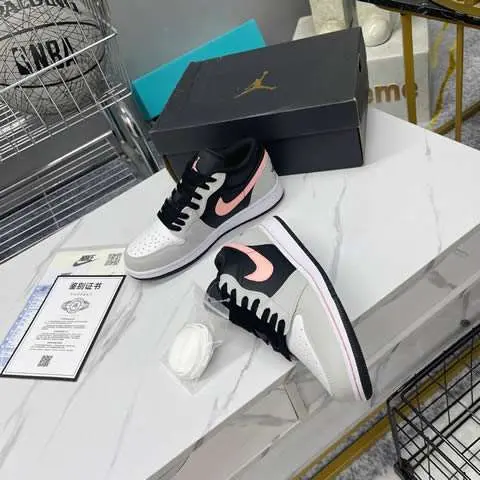 High Quality Replica Nike shoes for Women