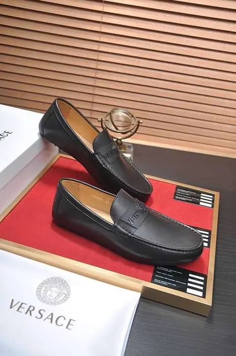 Replica High Quality Versace Leather Shoes For Men