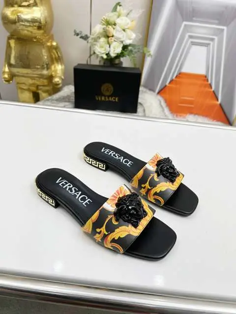 High Quality Replica Versace Shoes for Women
